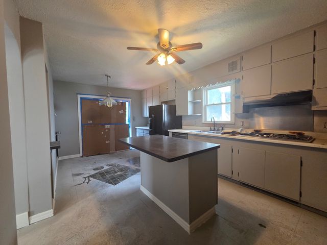 506 S Lincoln Avenue, Davenport, IA 52802