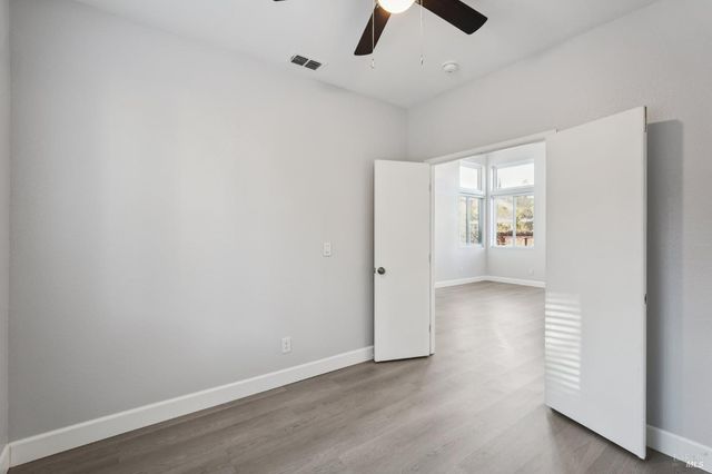 824 Cedarcrest Dr, Vacaville, CA 95687