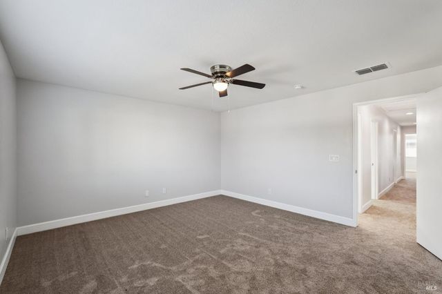 824 Cedarcrest Dr, Vacaville, CA 95687