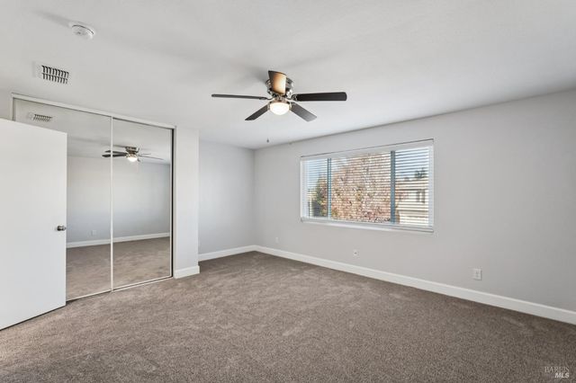 824 Cedarcrest Dr, Vacaville, CA 95687