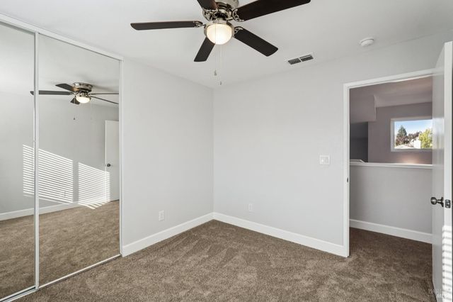 824 Cedarcrest Dr, Vacaville, CA 95687