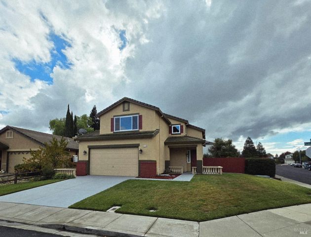824 Cedarcrest Dr, Vacaville, CA 95687