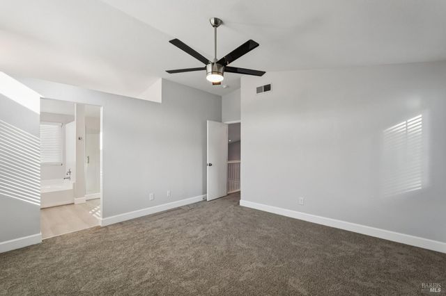 824 Cedarcrest Dr, Vacaville, CA 95687