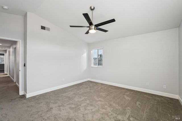 824 Cedarcrest Dr, Vacaville, CA 95687