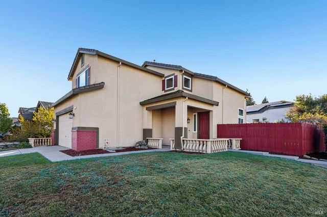 824 Cedarcrest Dr, Vacaville, CA 95687