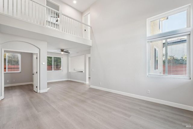 824 Cedarcrest Dr, Vacaville, CA 95687