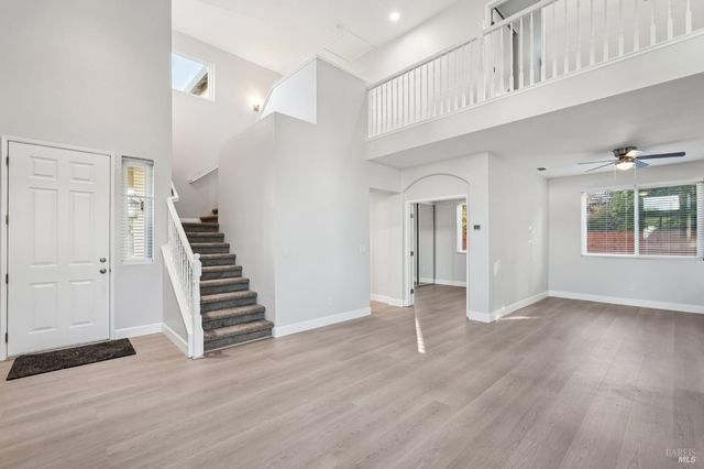 824 Cedarcrest Dr, Vacaville, CA 95687