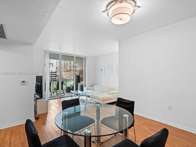 950 Brickell Bay Dr 501, Miami, FL 33131