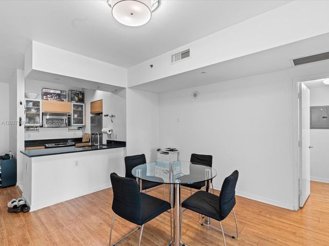 950 Brickell Bay Dr 501, Miami, FL 33131
