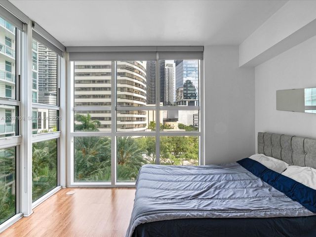 950 Brickell Bay Dr 501, Miami, FL 33131