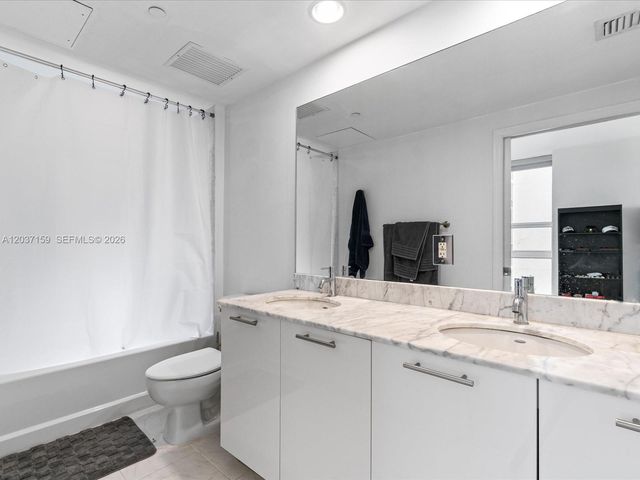 950 Brickell Bay Dr 501, Miami, FL 33131