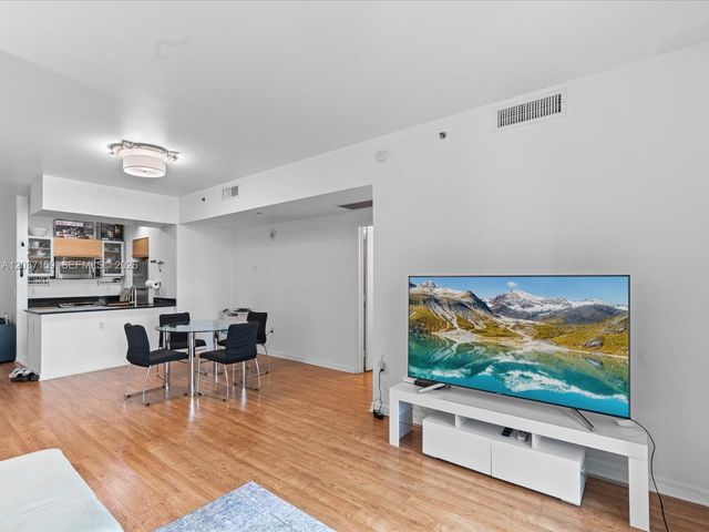 950 Brickell Bay Dr 501, Miami, FL 33131