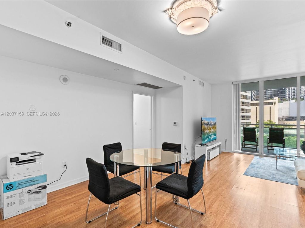 950 Brickell Bay Dr 501, Miami, FL 33131