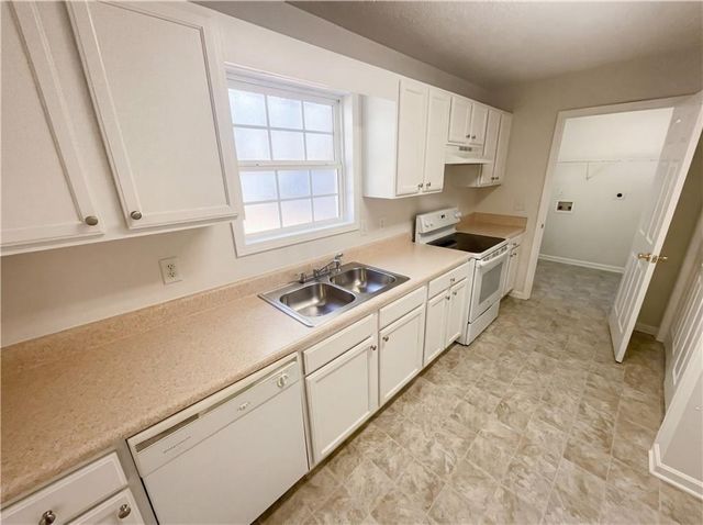 350 Lambert Overlook Circle, Carrollton, GA 30117