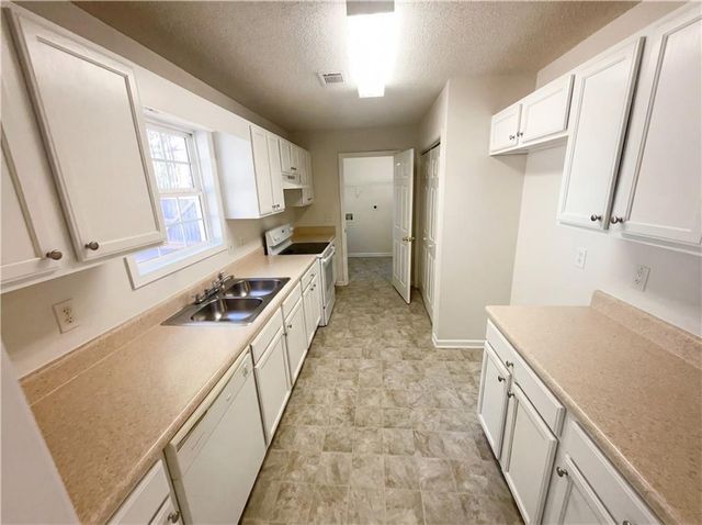 350 Lambert Overlook Circle, Carrollton, GA 30117