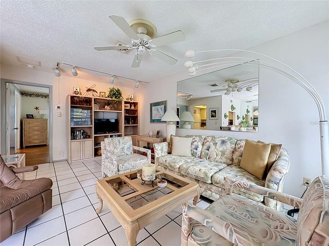 205 HIGHLAND AVENUE 3, Bradenton Beach, FL 34217