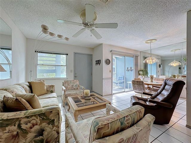 205 HIGHLAND AVENUE 3, Bradenton Beach, FL 34217