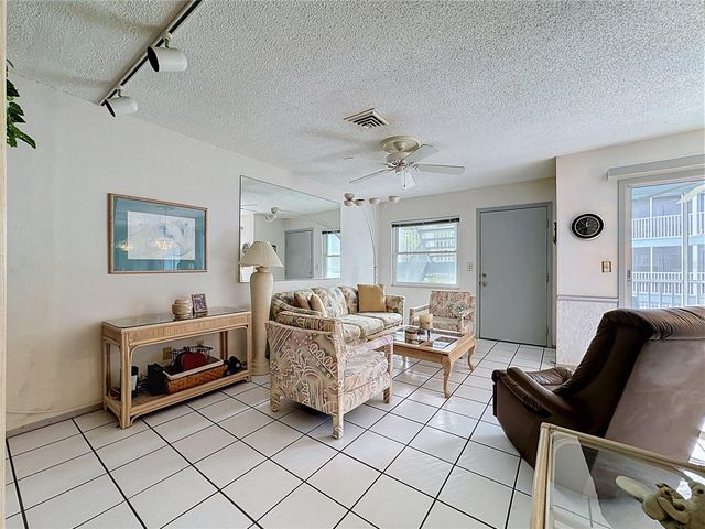 205 HIGHLAND AVENUE 3, Bradenton Beach, FL 34217
