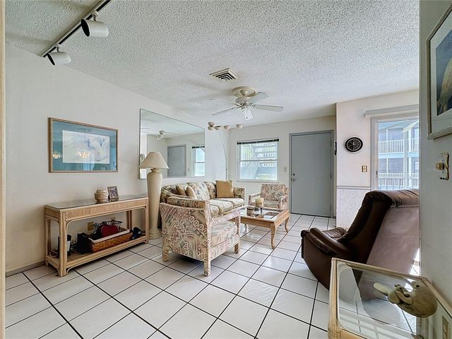205 HIGHLAND AVENUE 3, Bradenton Beach, FL 34217
