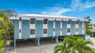 205 HIGHLAND AVENUE 3, Bradenton Beach, FL 34217