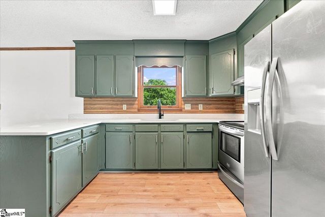 803 Quillen Avenue, Fountain Inn, SC 29644