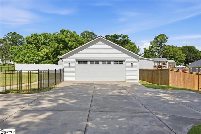 803 Quillen Avenue, Fountain Inn, SC 29644