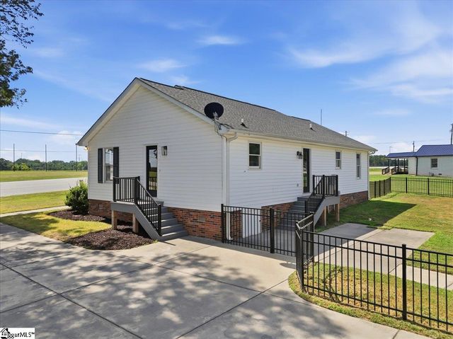 803 Quillen Avenue, Fountain Inn, SC 29644