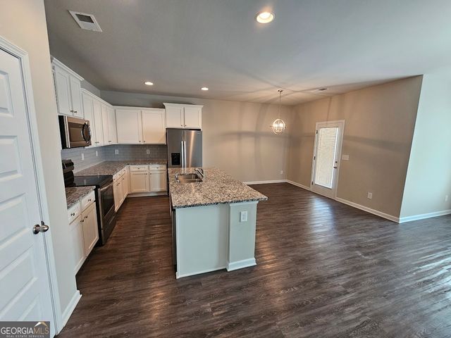 333 Darlington Drive, Ellenwood, GA 30294