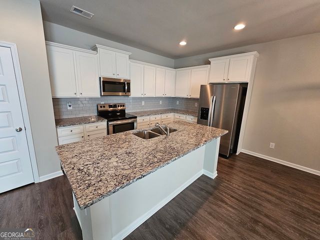 333 Darlington Drive, Ellenwood, GA 30294
