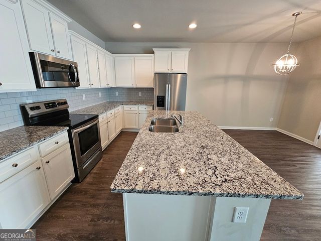 333 Darlington Drive, Ellenwood, GA 30294
