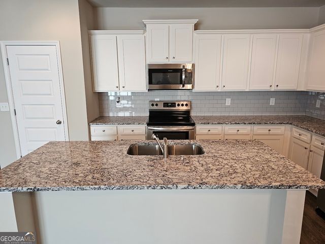 333 Darlington Drive, Ellenwood, GA 30294