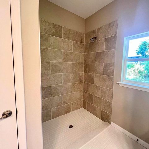 1335 W WALNUT STREET, Lakeland, FL 33815