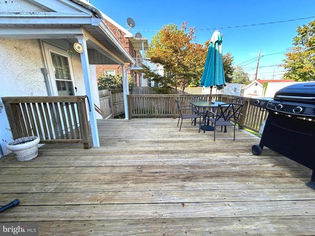 523 W SPRINGETTSBURY AVE, York, PA 17403
