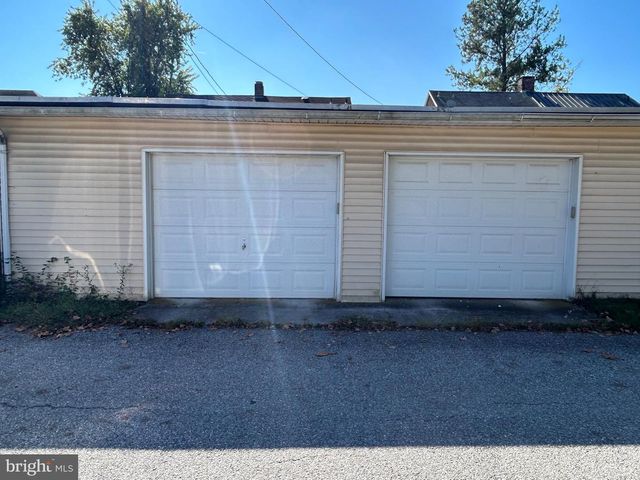 523 W SPRINGETTSBURY AVE, York, PA 17403