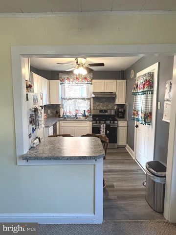 523 W SPRINGETTSBURY AVE, York, PA 17403