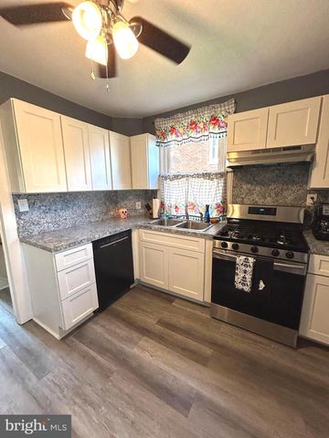 523 W SPRINGETTSBURY AVE, York, PA 17403