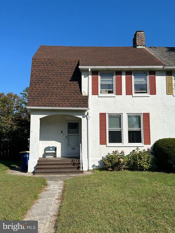 523 W SPRINGETTSBURY AVE, York, PA 17403