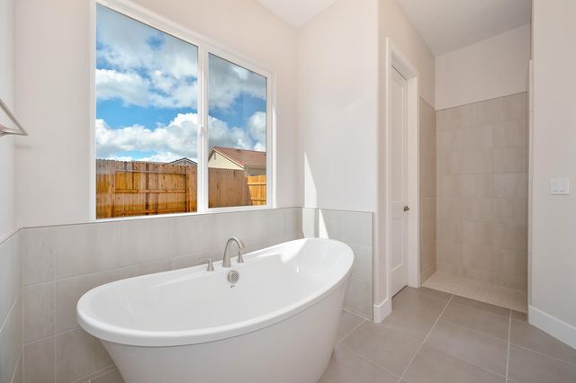 2024 Arbor Ridge Dr, Roseville, CA 95747