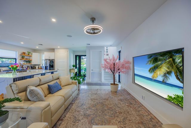 740 Winters, West Palm Beach, FL 33405