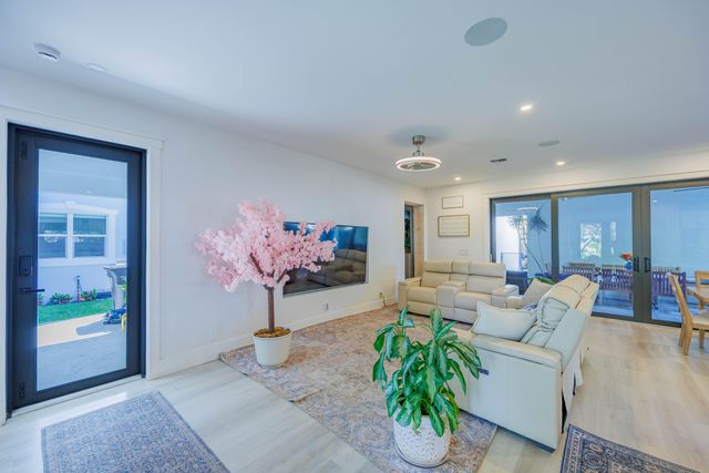 740 Winters, West Palm Beach, FL 33405