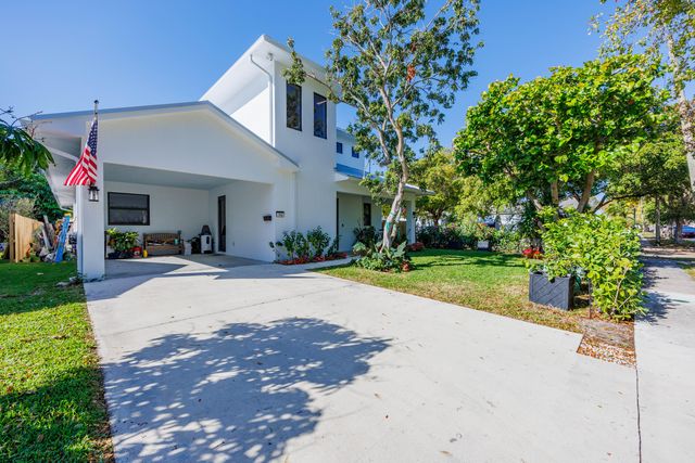 740 Winters, West Palm Beach, FL 33405