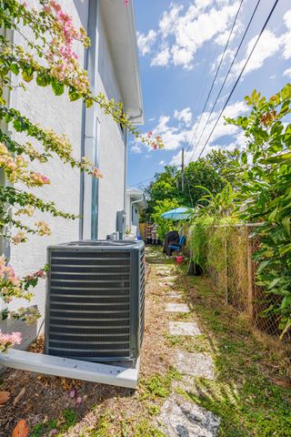 740 Winters, West Palm Beach, FL 33405