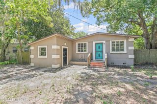 6773 RESTLAWN Drive, Jacksonville, FL 32208