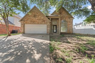 8005 Cloverglen Lane, Fort Worth, TX 76123