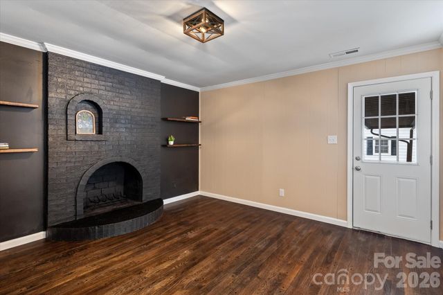 1090 Shalimar Drive, Winston Salem, NC 27107