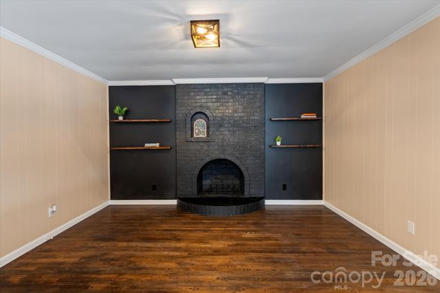 1090 Shalimar Drive, Winston Salem, NC 27107