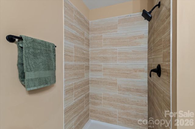 1090 Shalimar Drive, Winston Salem, NC 27107