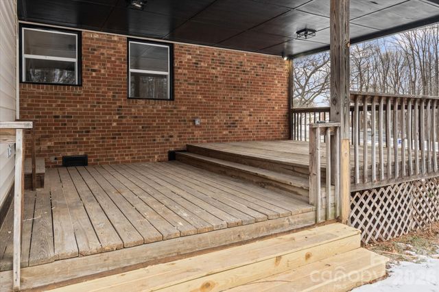 1090 Shalimar Drive, Winston Salem, NC 27107