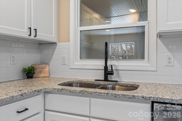 1090 Shalimar Drive, Winston Salem, NC 27107