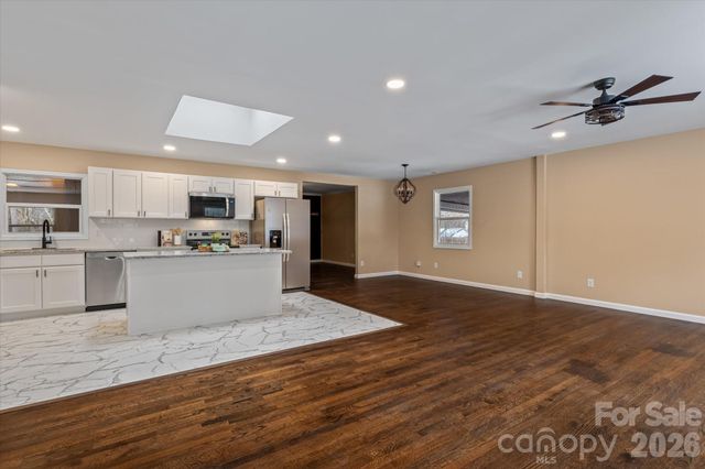 1090 Shalimar Drive, Winston Salem, NC 27107